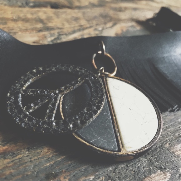 Peace Symbol Pendant Choker Necklace - Picture 9 of 12